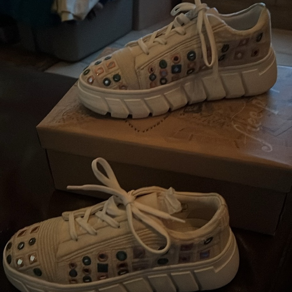 Free People Catch Me If You Can Crochet Sneaker in Mirrors SZ 8 (38)  NEW - Picture 4 of 10